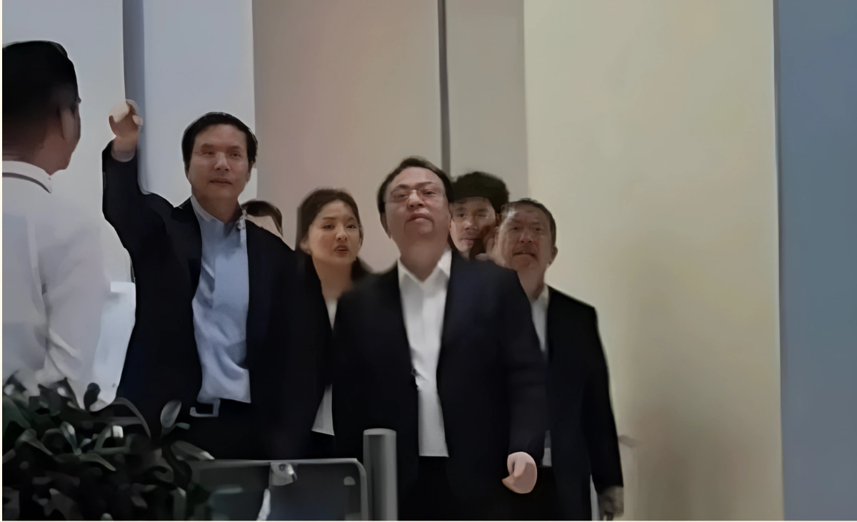 BYD CEO Wang Chuanfu Visits Xiaomi Auto Factory